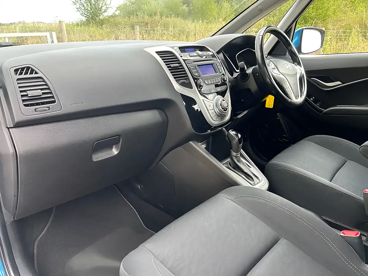 Used 2017 Hyundai Ix20 Se Blue - Interior and Exterior details 17