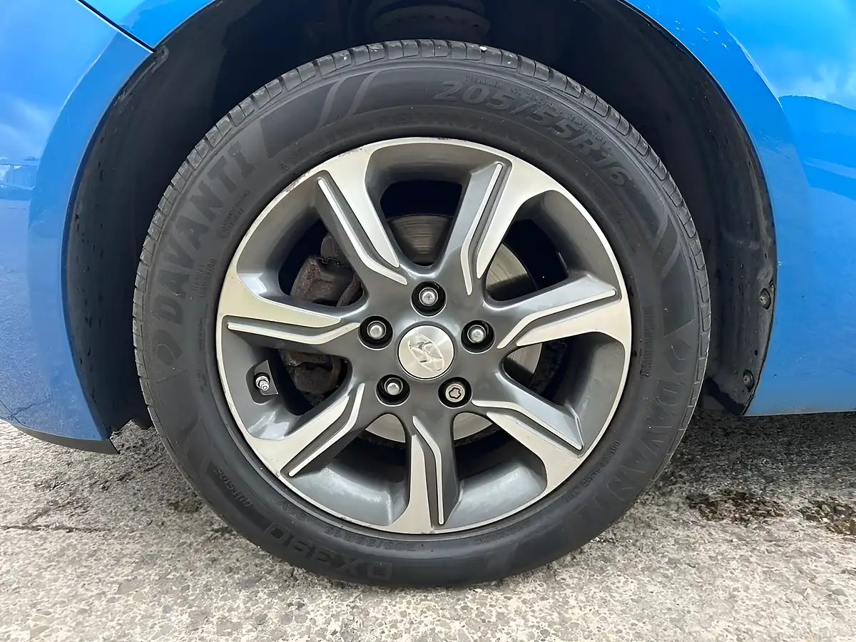 Used 2017 Hyundai Ix20 Se Blue - Interior and Exterior details 19