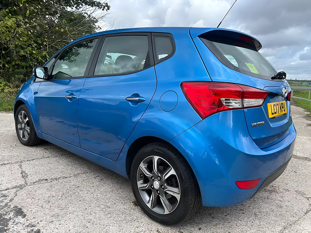 Used 2017 Hyundai Ix20 Se Blue - Interior and Exterior details 6