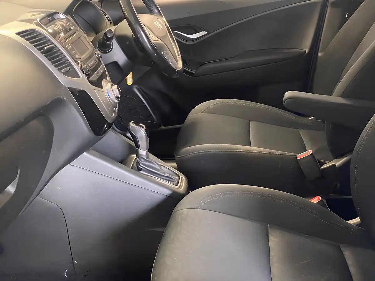 Used 2017 Hyundai Ix20 Se Blue - Interior and Exterior details 12