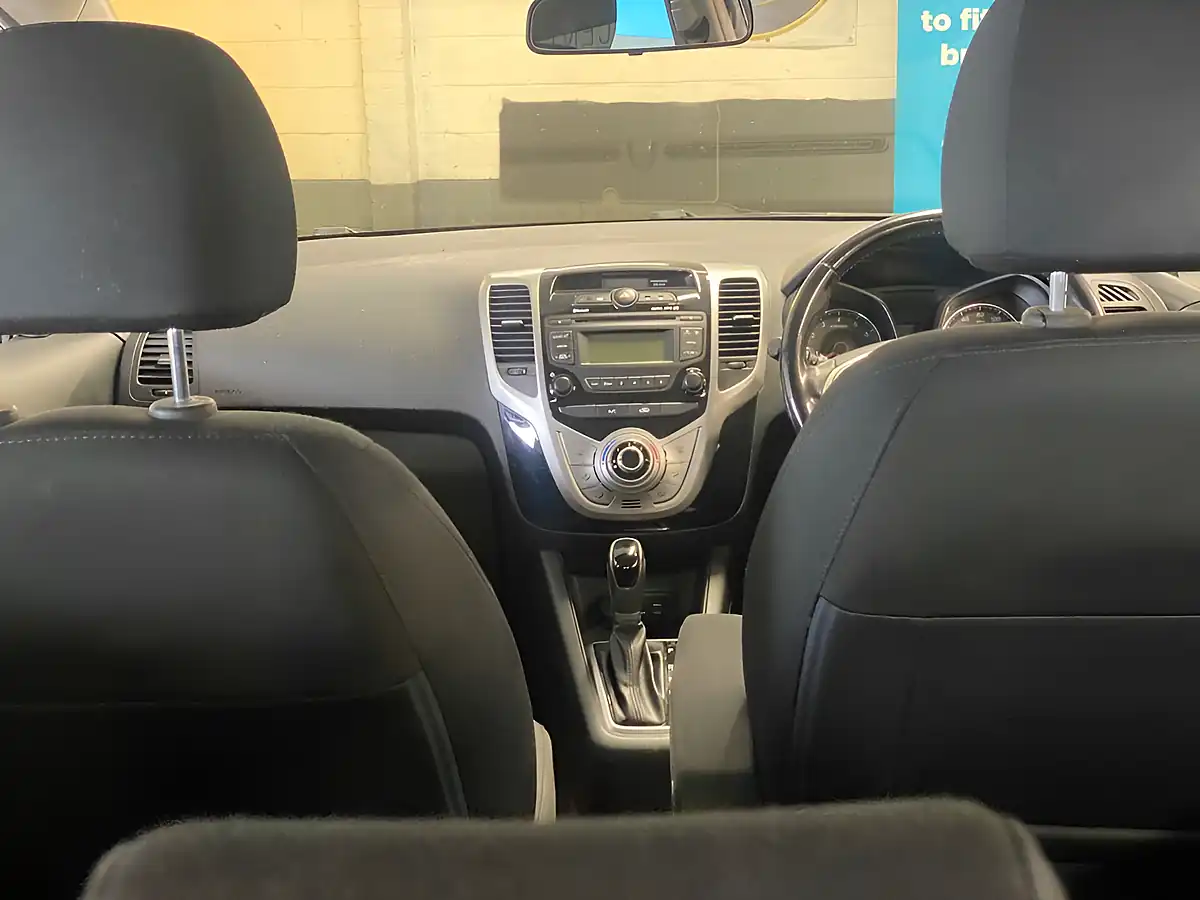 Used 2017 Hyundai Ix20 Se Blue - Interior and Exterior details 13