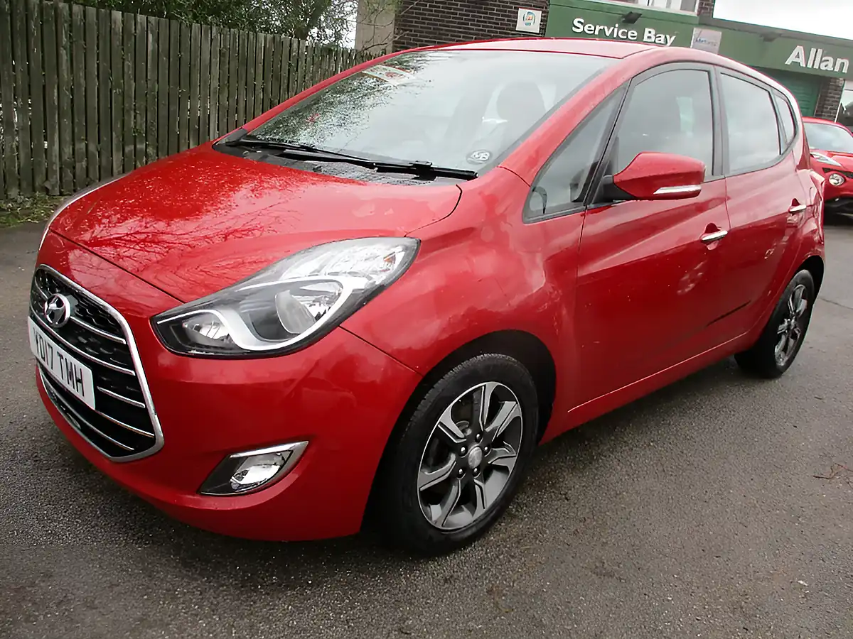 Used 2017 Hyundai ix20 Se Fiery Red - Front View