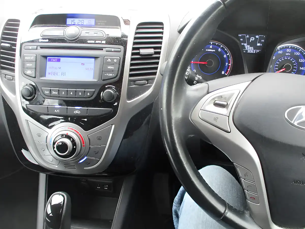 Used 2017 Hyundai ix20 Se Fiery Red - Interior and Exterior details 14