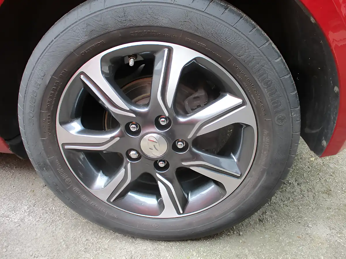 Used 2017 Hyundai ix20 Se Fiery Red - Interior and Exterior details 16