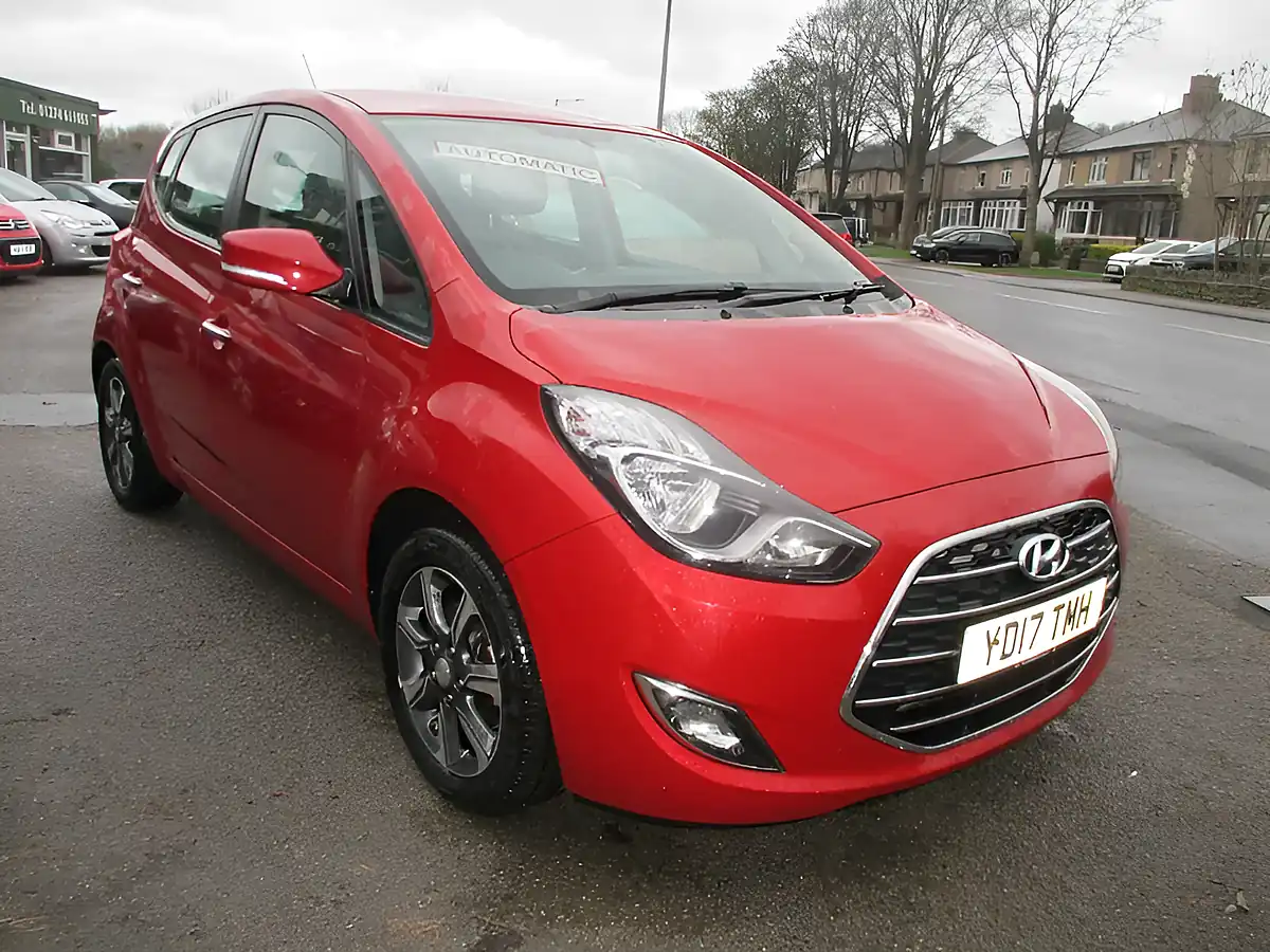 Used 2017 Hyundai ix20 Se Fiery Red - Interior and Exterior details 3