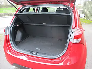 Used 2017 Hyundai ix20 Se Fiery Red - Interior and Exterior details 9