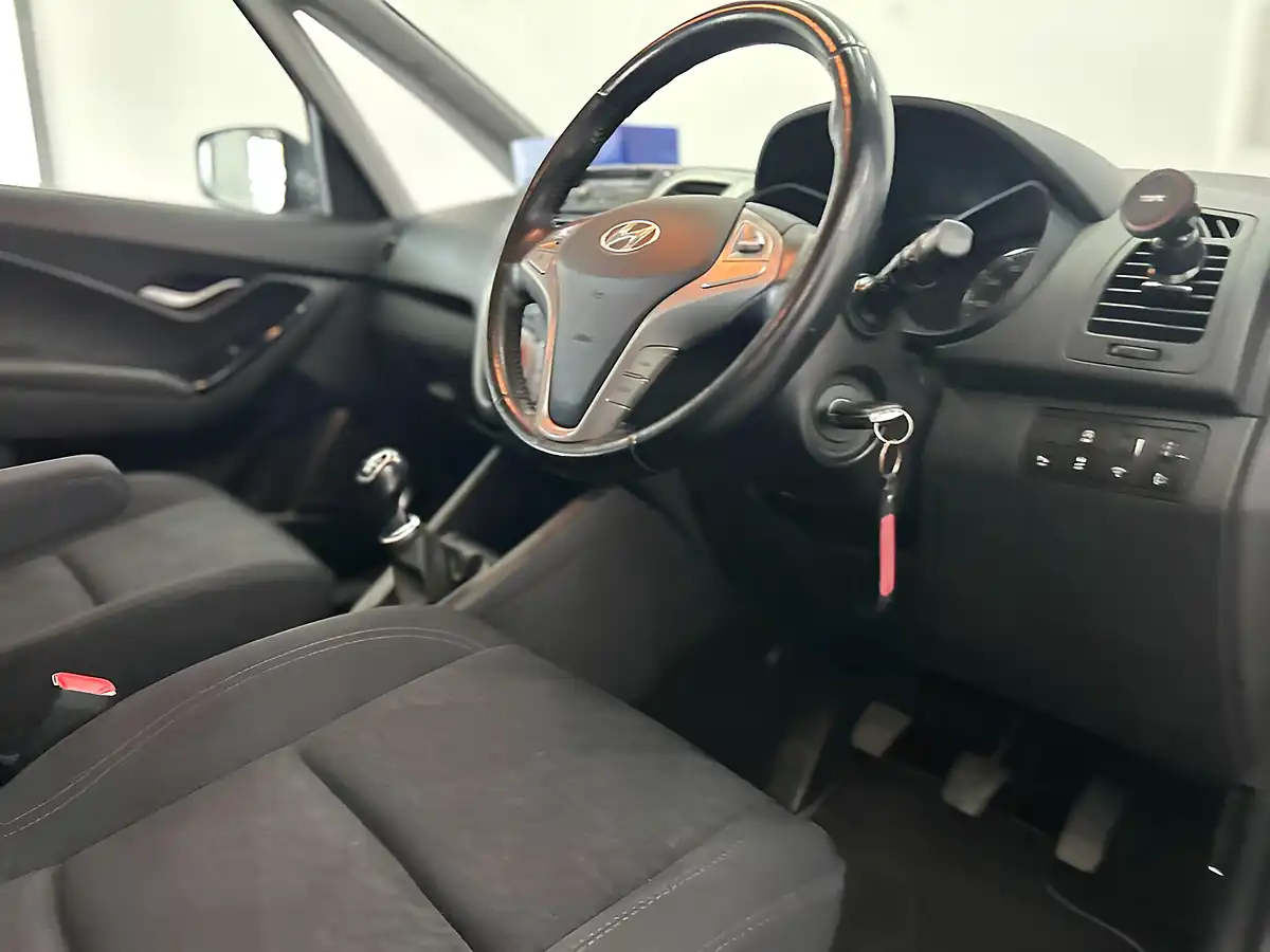 Used 2017 Hyundai Ix20 Se Nav Grey - Interior and Exterior details 11