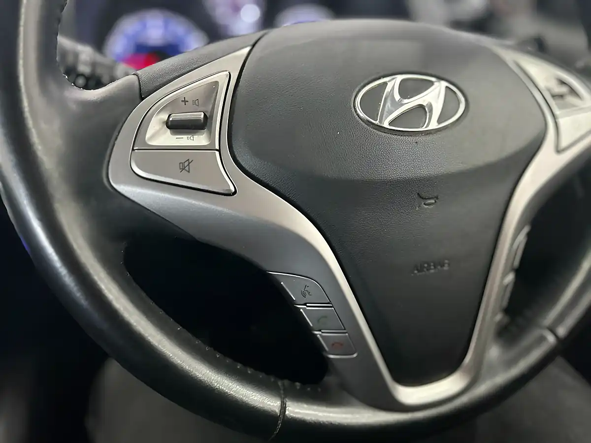 Used 2017 Hyundai Ix20 Se Nav Grey - Interior and Exterior details 17