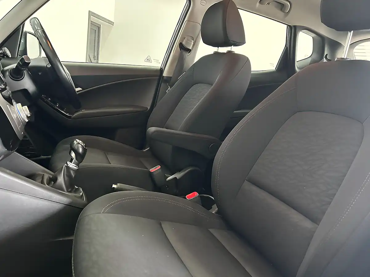 Used 2017 Hyundai Ix20 Se Nav Grey - Interior and Exterior details 19