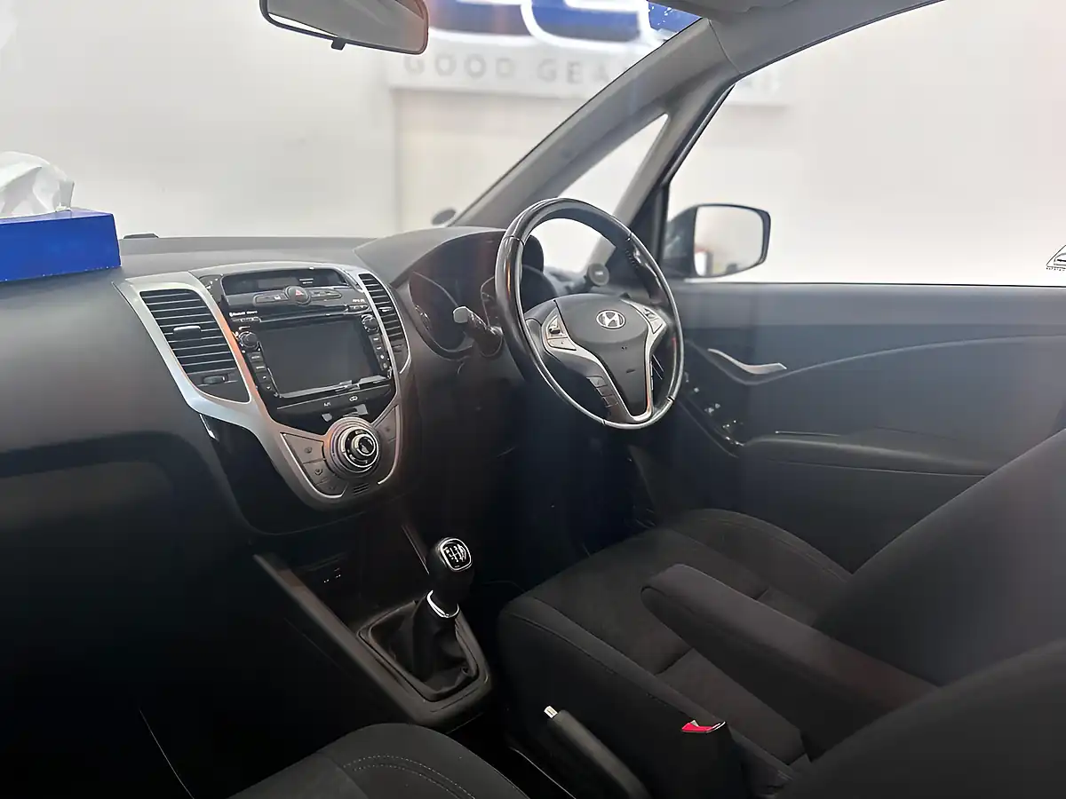 Used 2017 Hyundai Ix20 Se Nav Grey - Interior and Exterior details 2