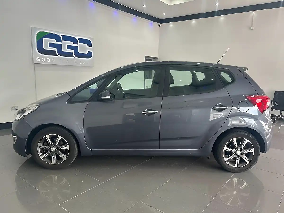 Used 2017 Hyundai Ix20 Se Nav Grey - Interior and Exterior details 9