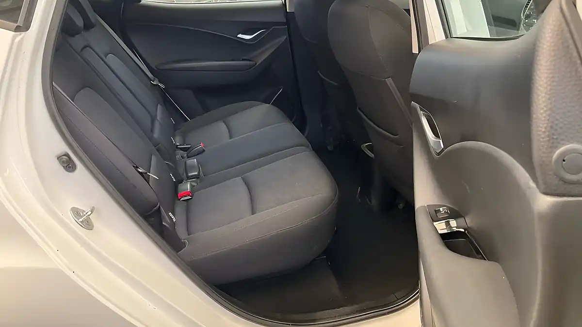 Used 2017 Hyundai Ix20 Se Polar White - Interior and Exterior details 5