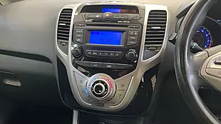 Used 2017 Hyundai Ix20 Se Polar White - Interior and Exterior details 8