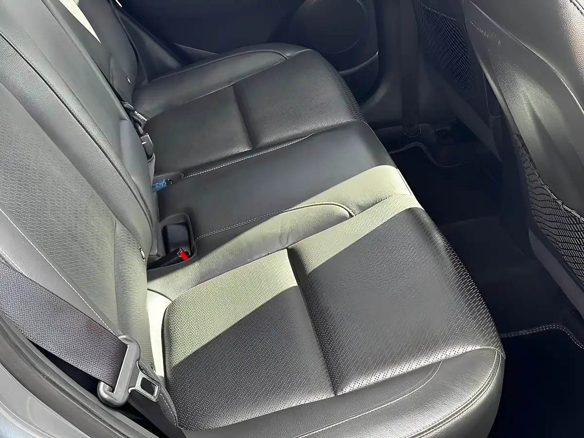 Used 2017 Hyundai Kona Premium Se Lake Silver - Interior and Exterior details 10
