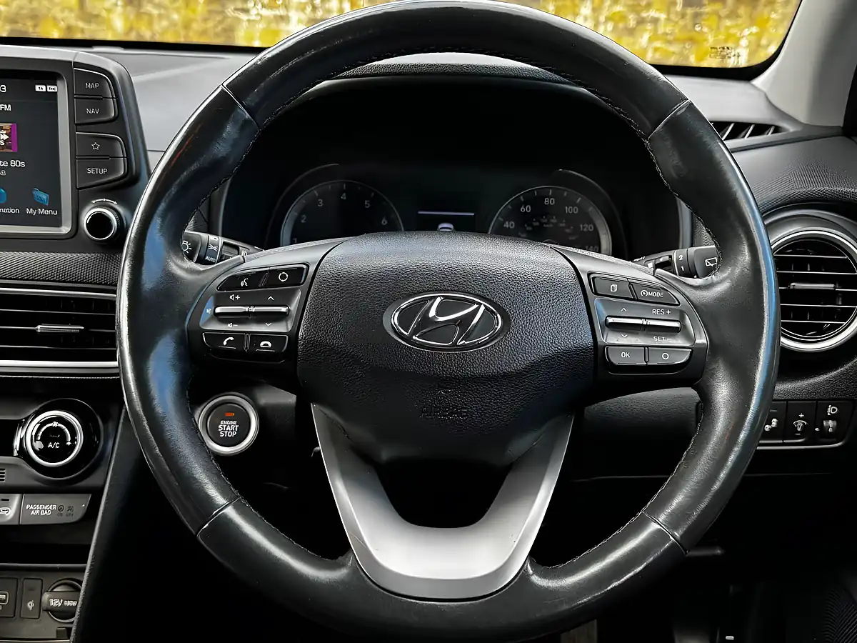 Used 2017 Hyundai Kona Premium Se Lake Silver - Interior and Exterior details 4