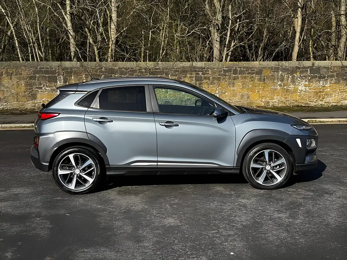 Used 2017 Hyundai Kona Premium Se Lake Silver - Interior and Exterior details 7