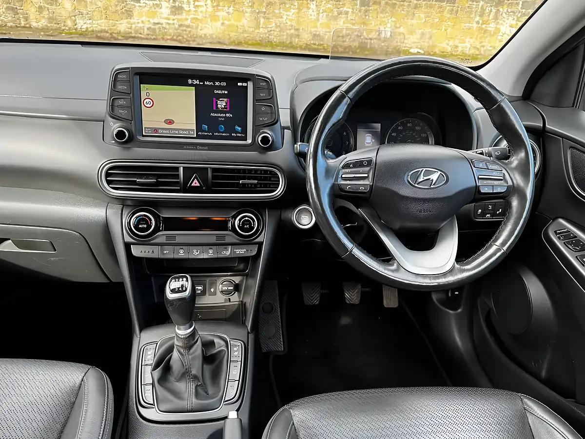 Used 2017 Hyundai Kona Premium Se Lake Silver - Interior and Exterior details 8