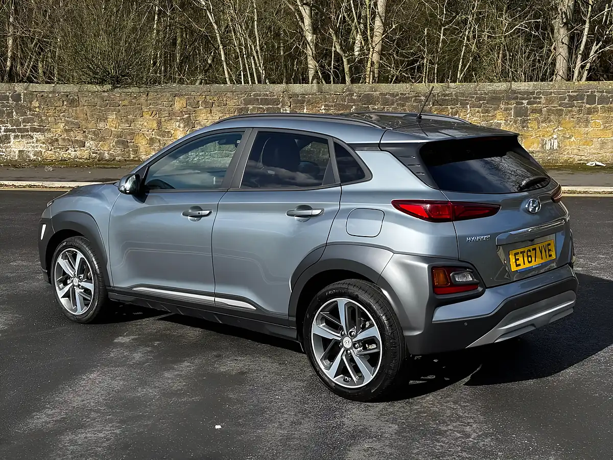Used 2017 Hyundai Kona Premium Se Lake Silver - Interior and Exterior details 9