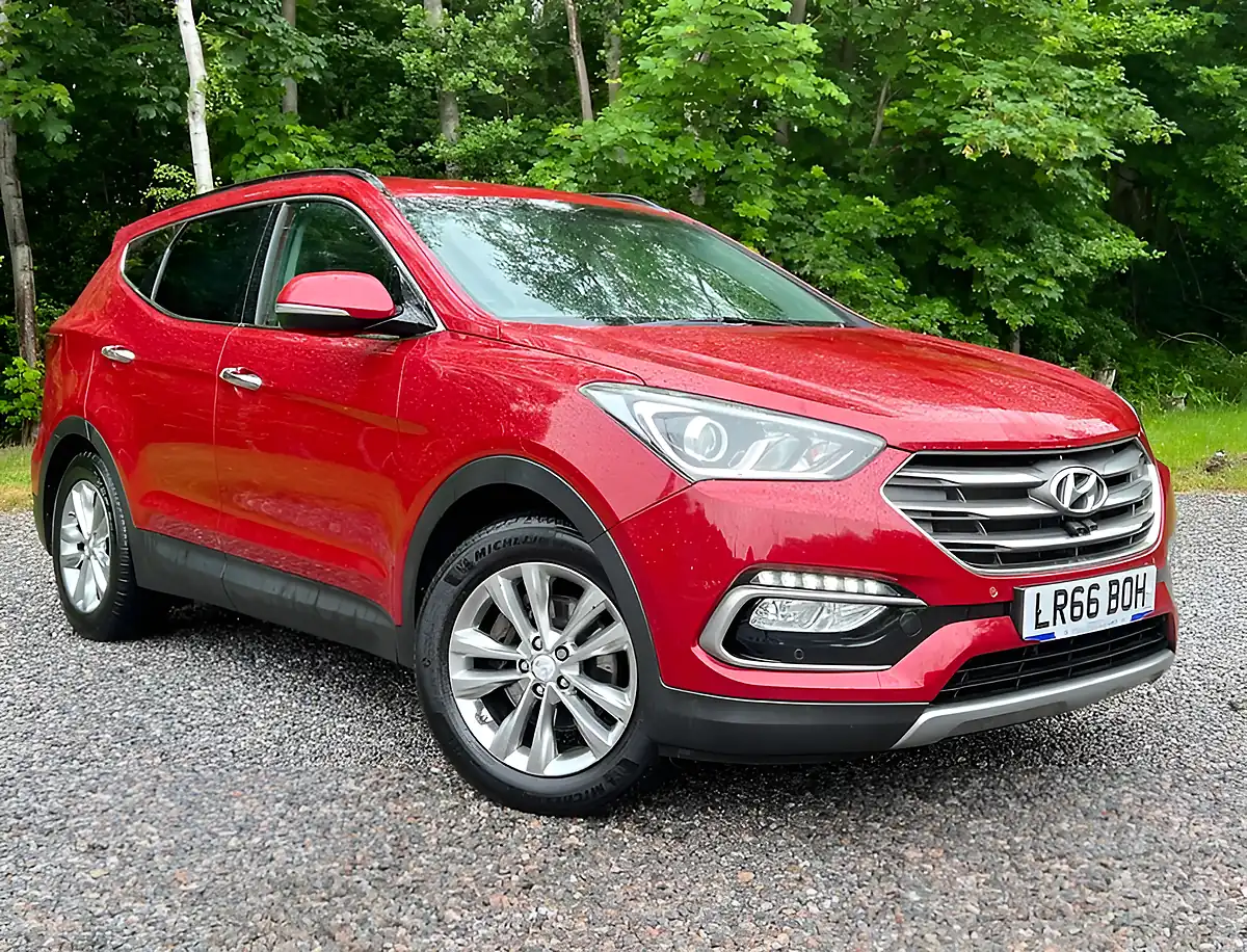Used 2017 Hyundai Santa Fe Premium Blue Drive Red Merlot - Front View