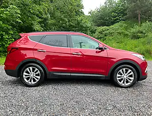 Used 2017 Hyundai Santa Fe Premium Blue Drive Red Merlot - Interior and Exterior details 2
