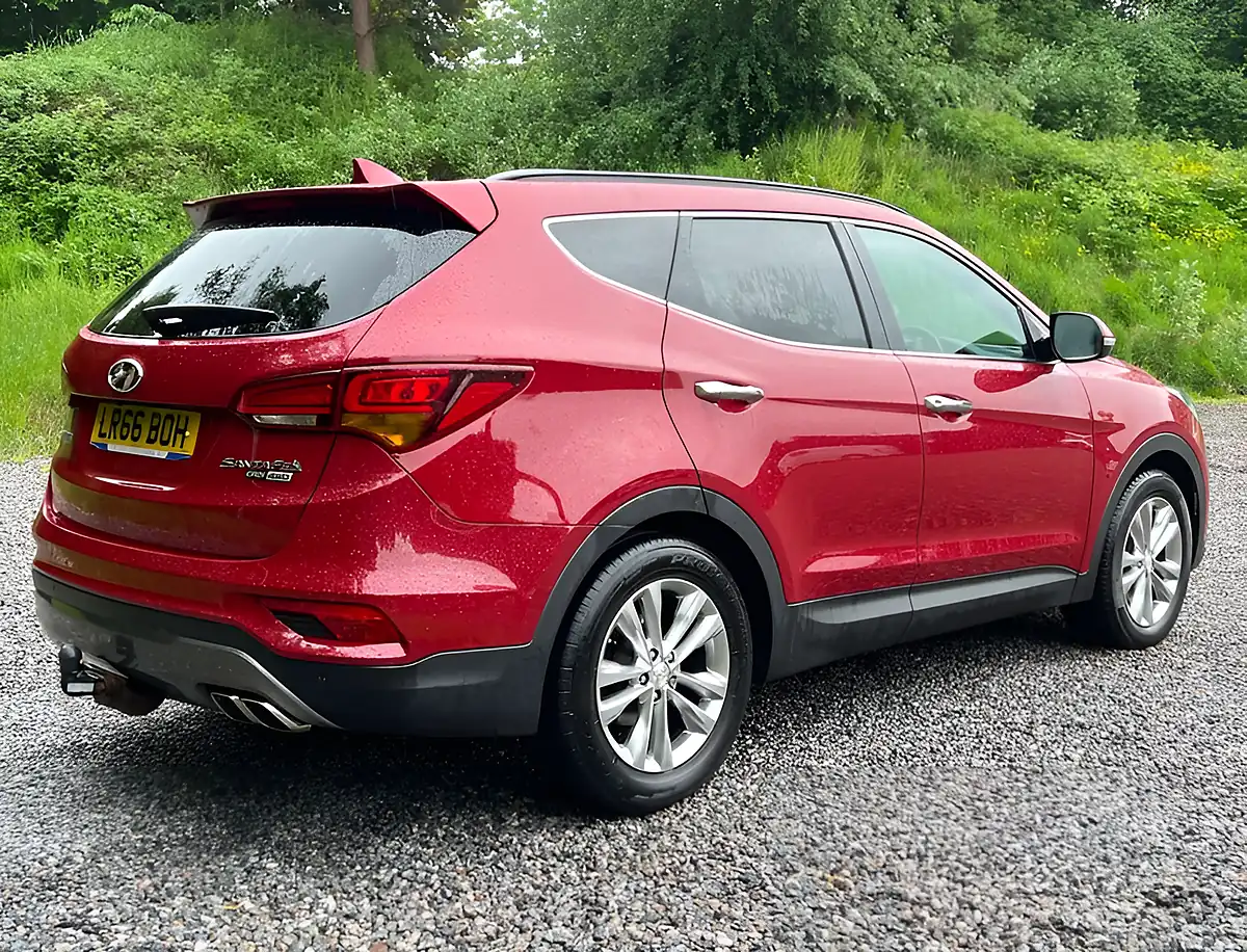 Used 2017 Hyundai Santa Fe Premium Blue Drive Red Merlot - Interior and Exterior details 3