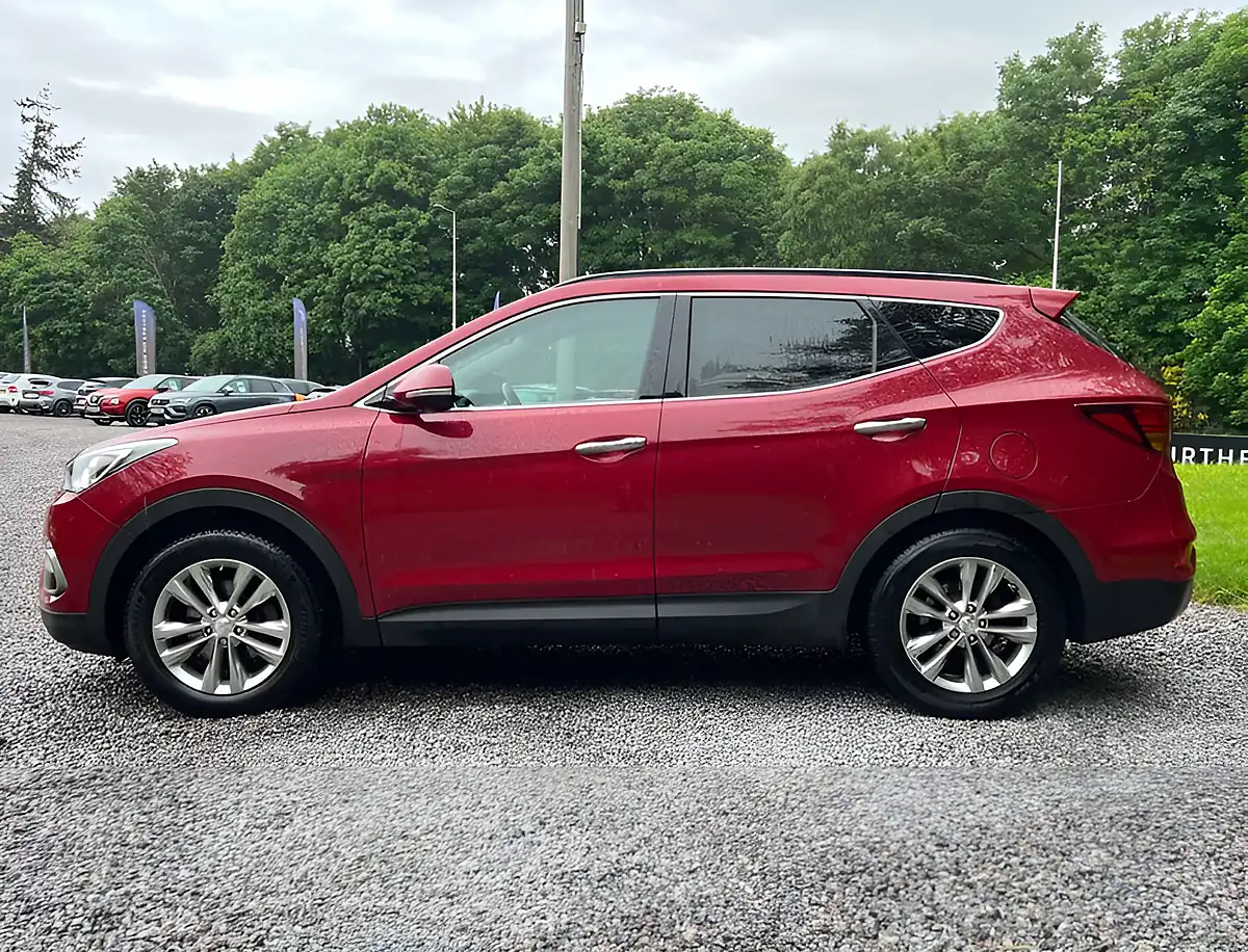 Used 2017 Hyundai Santa Fe Premium Blue Drive Red Merlot - Interior and Exterior details 7