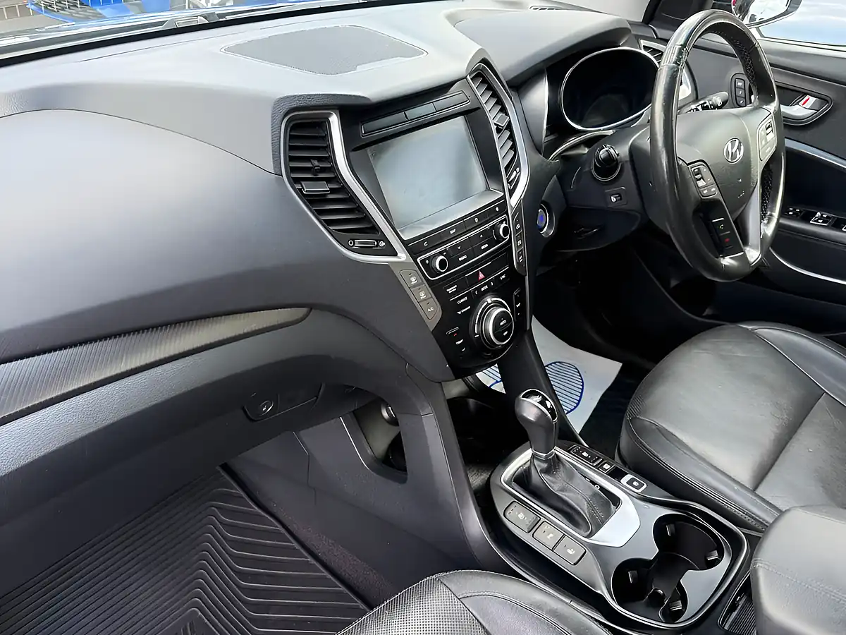 Used 2017 Hyundai Santa Fe Premium Se Blue - Interior and Exterior details 12