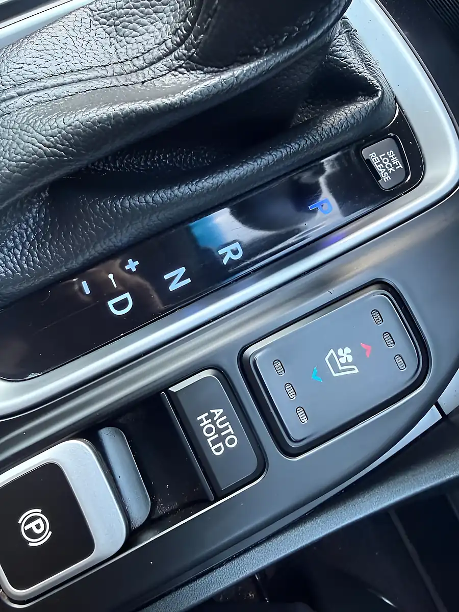 Used 2017 Hyundai Santa Fe Premium Se Blue - Interior and Exterior details 15