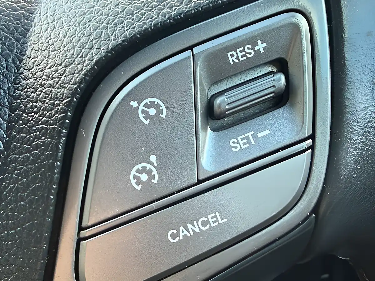 Used 2017 Hyundai Santa Fe Premium Se Blue - Interior and Exterior details 17