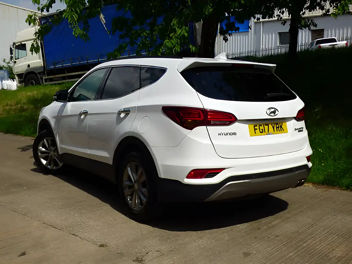 Used 2017 Hyundai Santa Fe Premium White - Interior and Exterior details 13