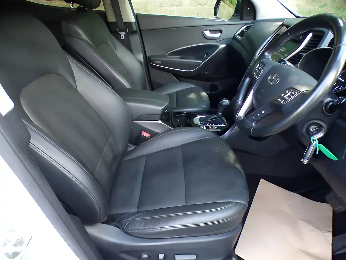 Used 2017 Hyundai Santa Fe Premium White - Interior and Exterior details 18