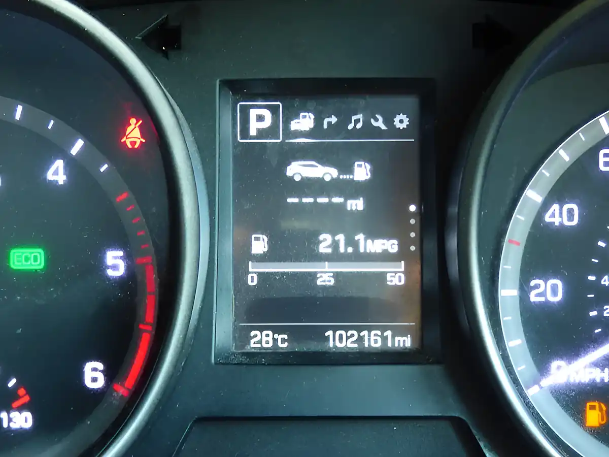 Used 2017 Hyundai Santa Fe Premium White - Interior and Exterior details 19