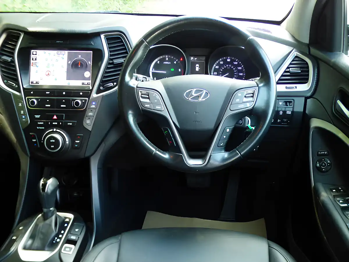 Used 2017 Hyundai Santa Fe Premium White - Interior and Exterior details 20