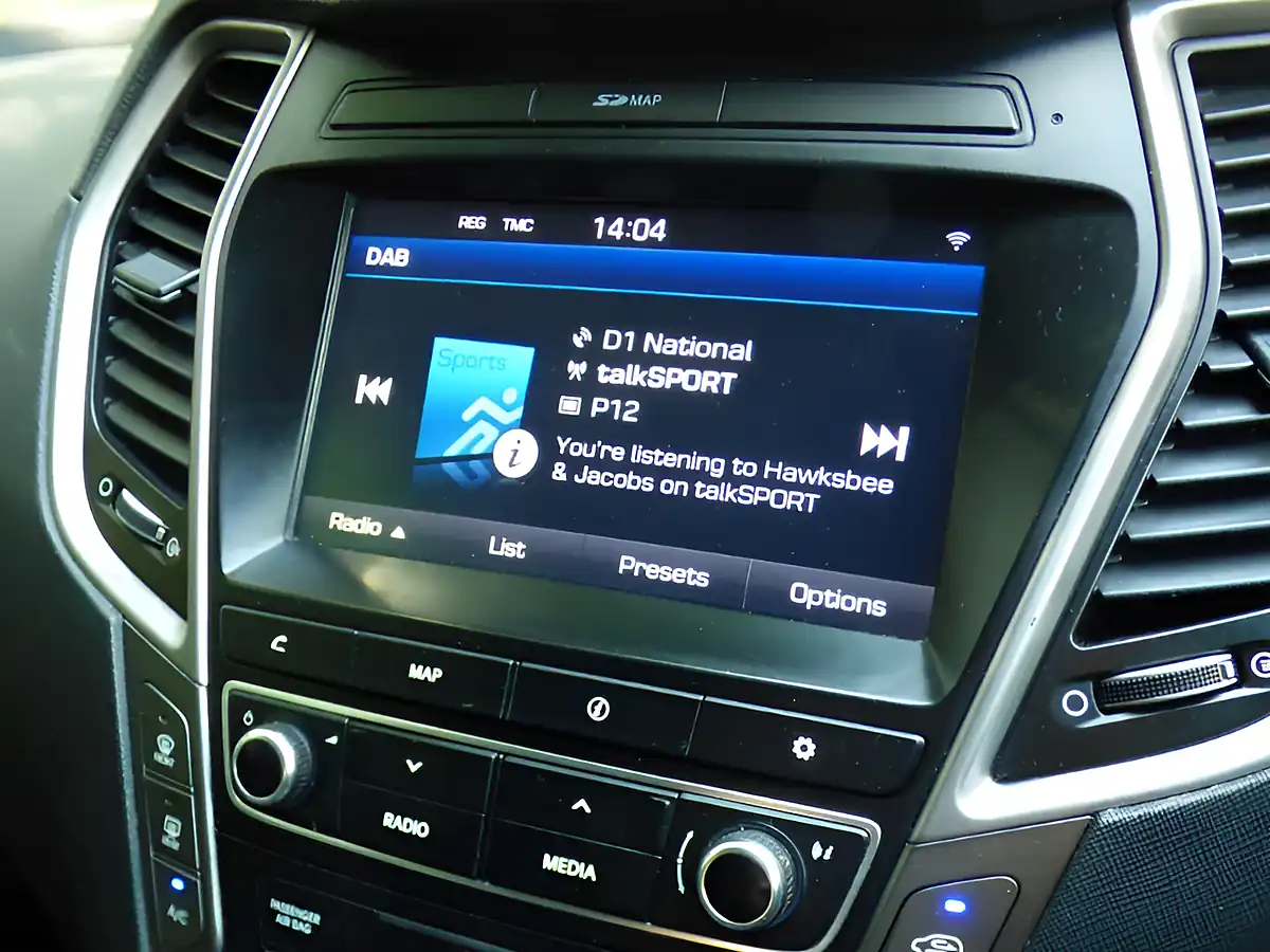Used 2017 Hyundai Santa Fe Premium White - Interior and Exterior details 6