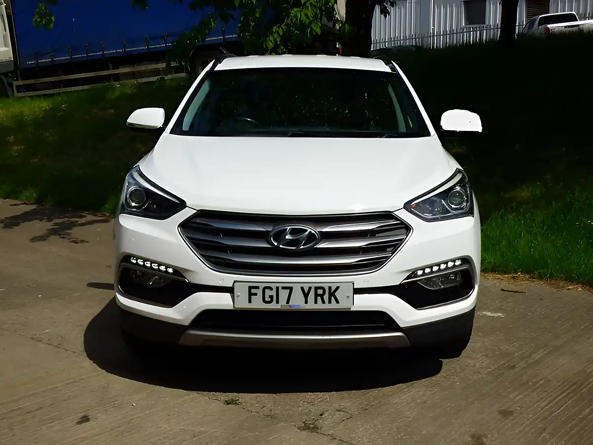 Used 2017 Hyundai Santa Fe Premium White - Interior and Exterior details 7