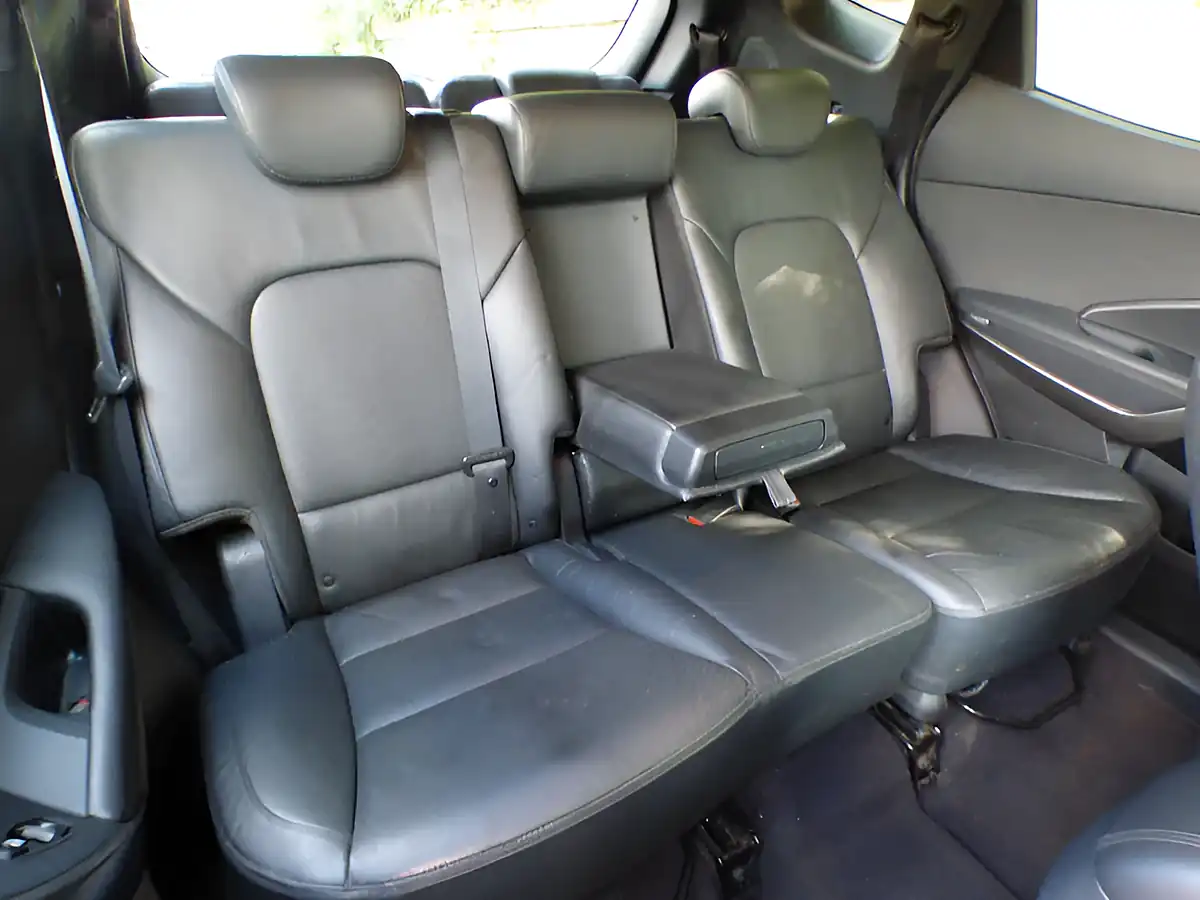 Used 2017 Hyundai Santa Fe Premium White - Interior and Exterior details 9