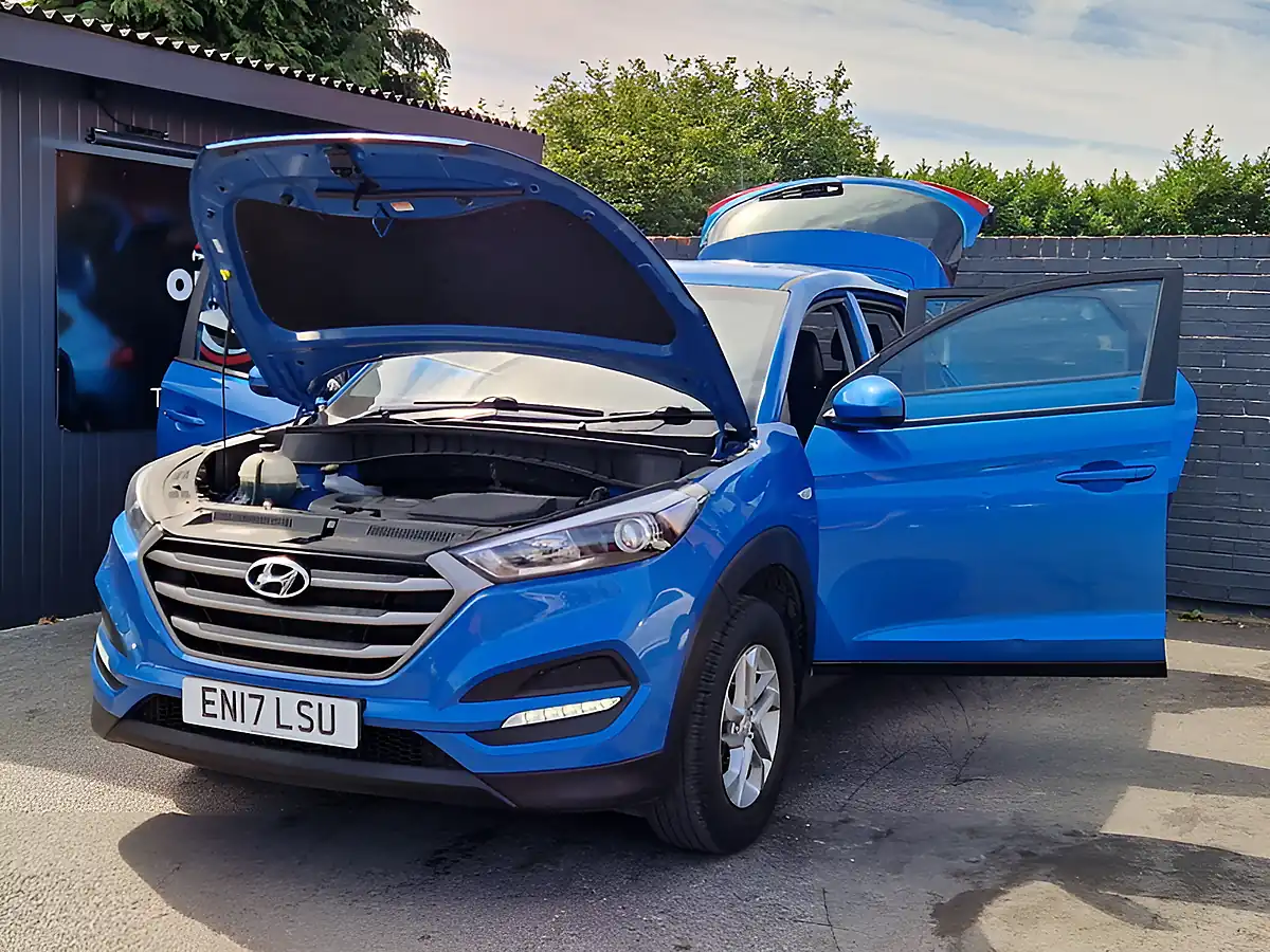 Used 2017 Hyundai Tucson Blue Drive S Blue - Interior and Exterior details 10