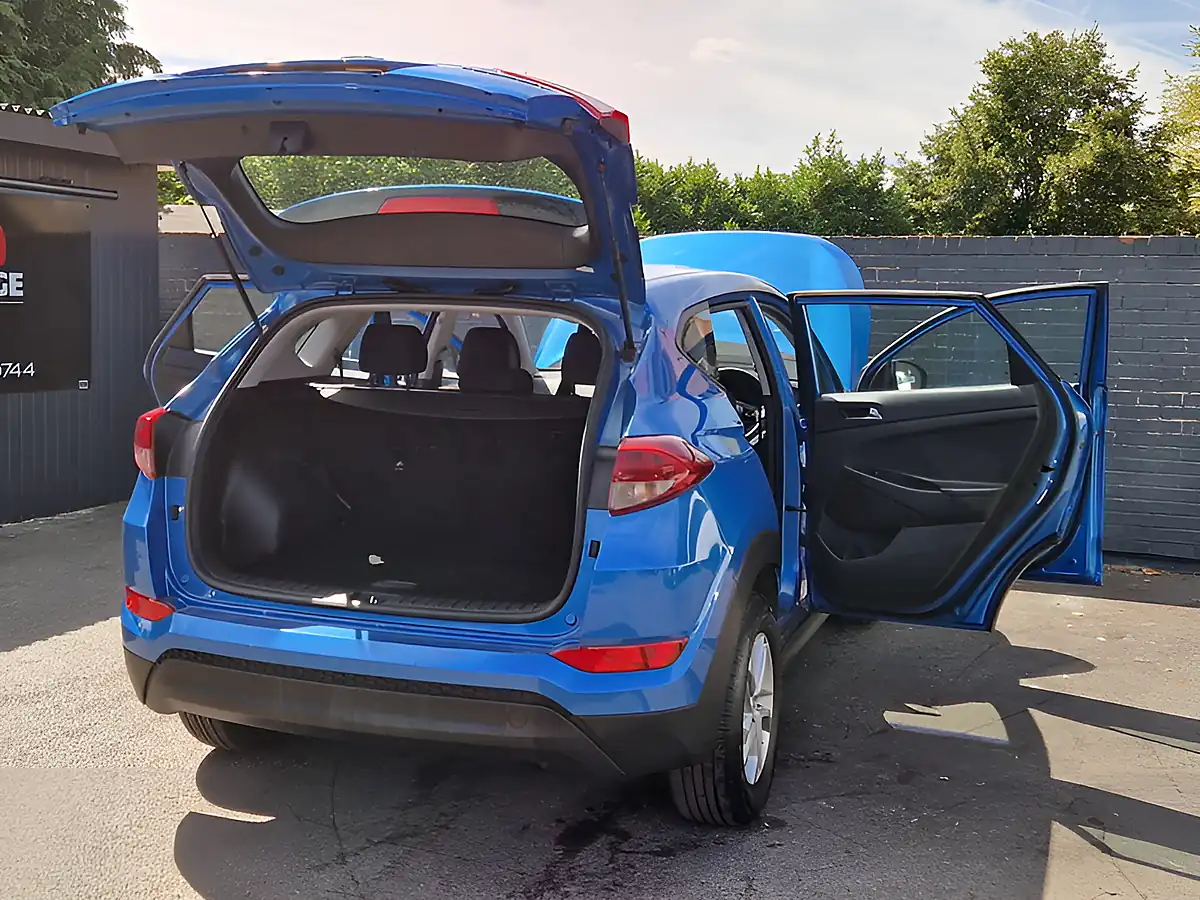 Used 2017 Hyundai Tucson Blue Drive S Blue - Interior and Exterior details 12