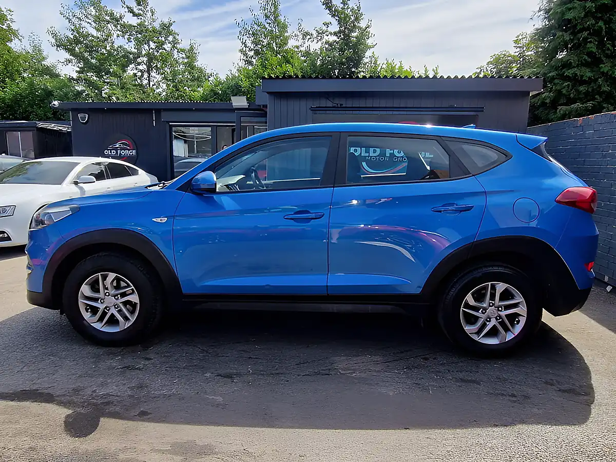 Used 2017 Hyundai Tucson Blue Drive S Blue - Interior and Exterior details 6
