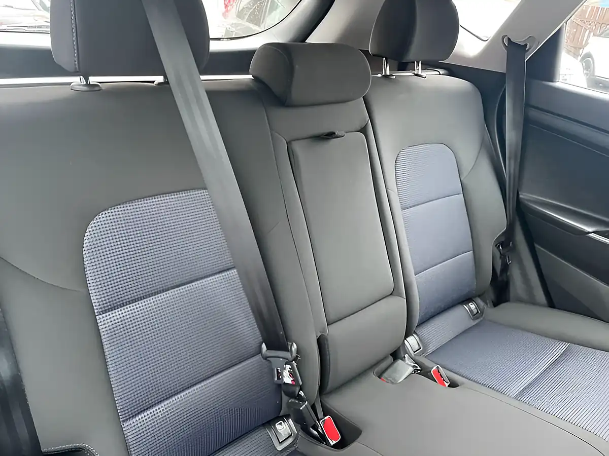 Used 2017 Hyundai Tucson Blue Drive Se Nav Silver - Interior and Exterior details 12