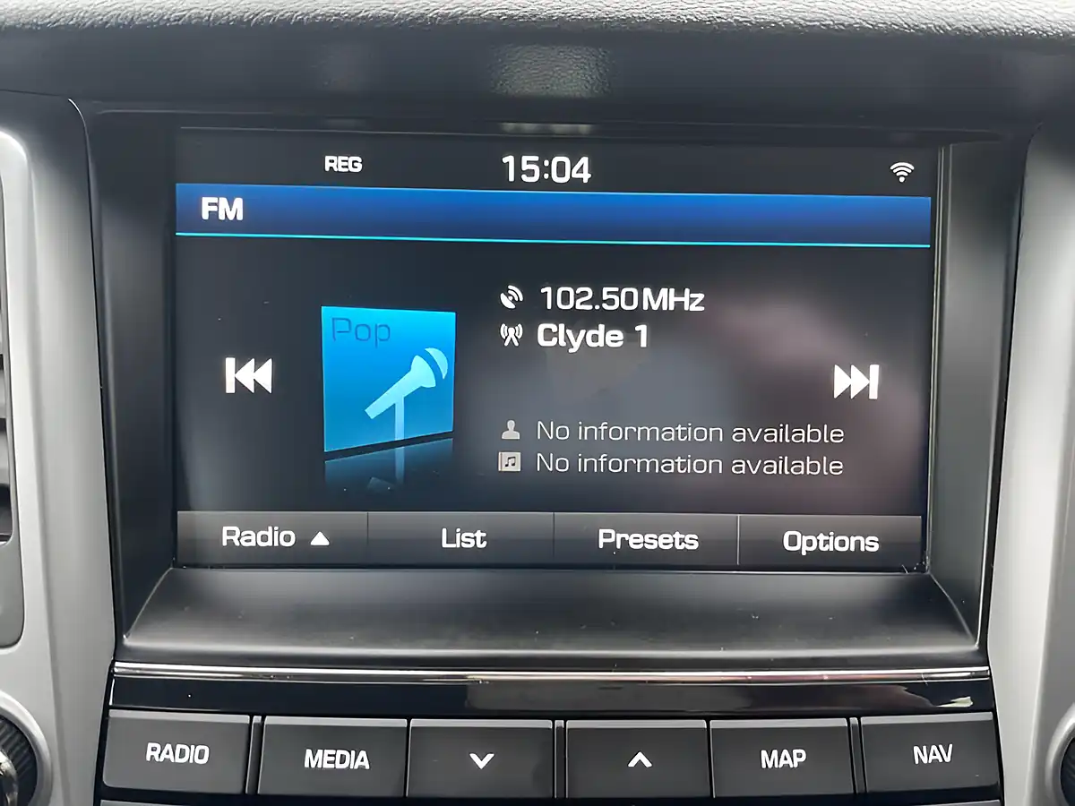 Used 2017 Hyundai Tucson Blue Drive Se Nav Silver - Interior and Exterior details 15