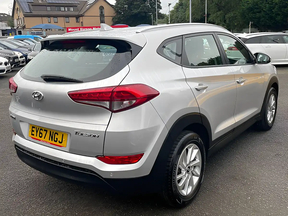 Used 2017 Hyundai Tucson Blue Drive Se Nav Silver - Interior and Exterior details 8