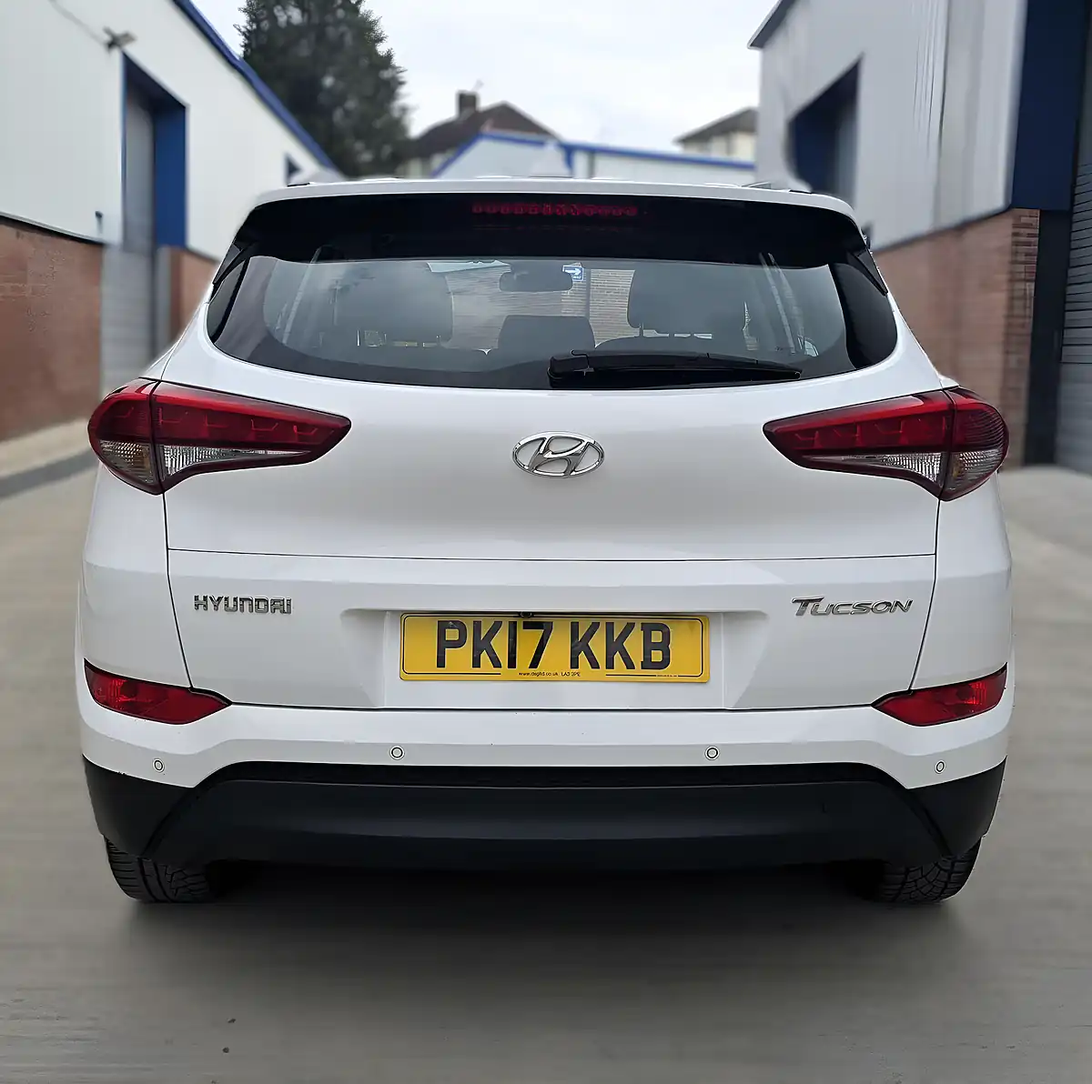 Used 2017 Hyundai Tucson Blue Drive Se Nav White - Interior and Exterior details 10