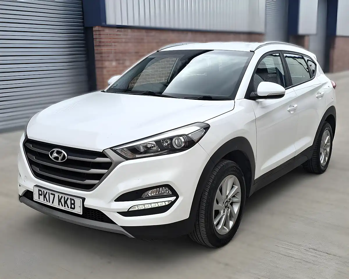 Used 2017 Hyundai Tucson Blue Drive Se Nav White - Interior and Exterior details 5