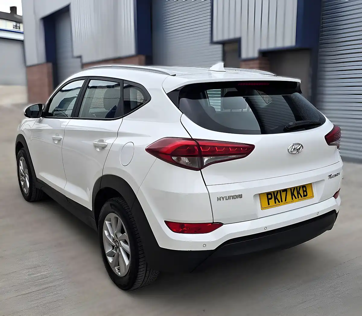 Used 2017 Hyundai Tucson Blue Drive Se Nav White - Interior and Exterior details 6