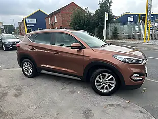 Used 2017 Hyundai Tucson Premium Bronze - Interior and Exterior details 11