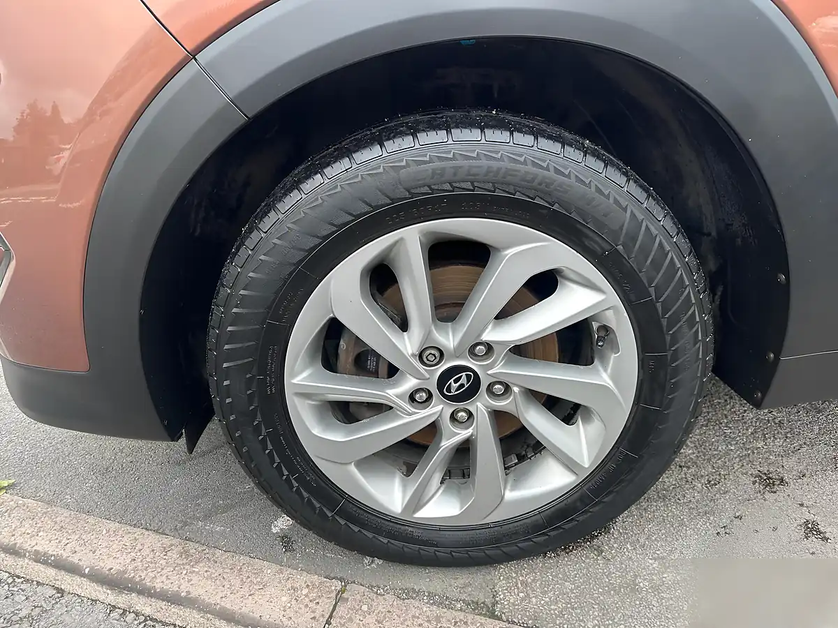 Used 2017 Hyundai Tucson Premium Bronze - Interior and Exterior details 20