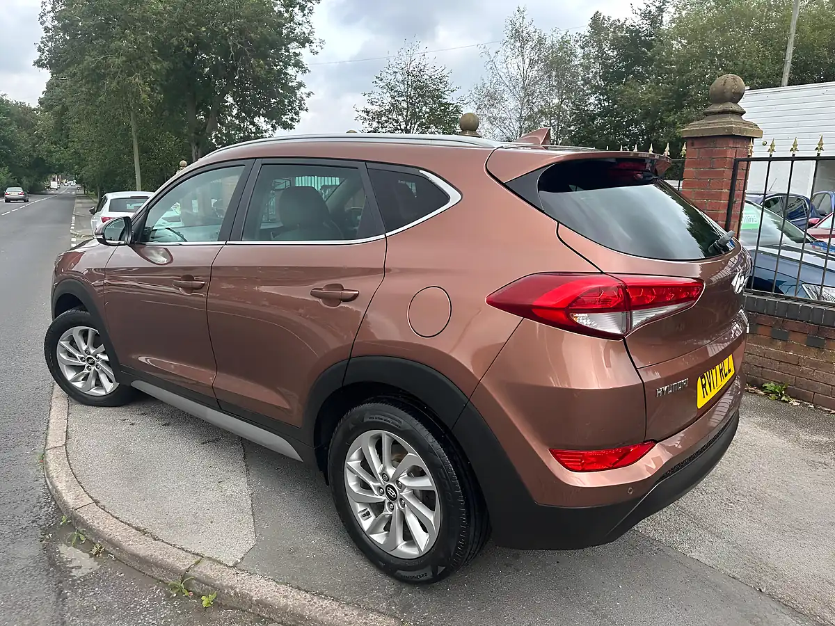 Used 2017 Hyundai Tucson Premium Bronze - Interior and Exterior details 4