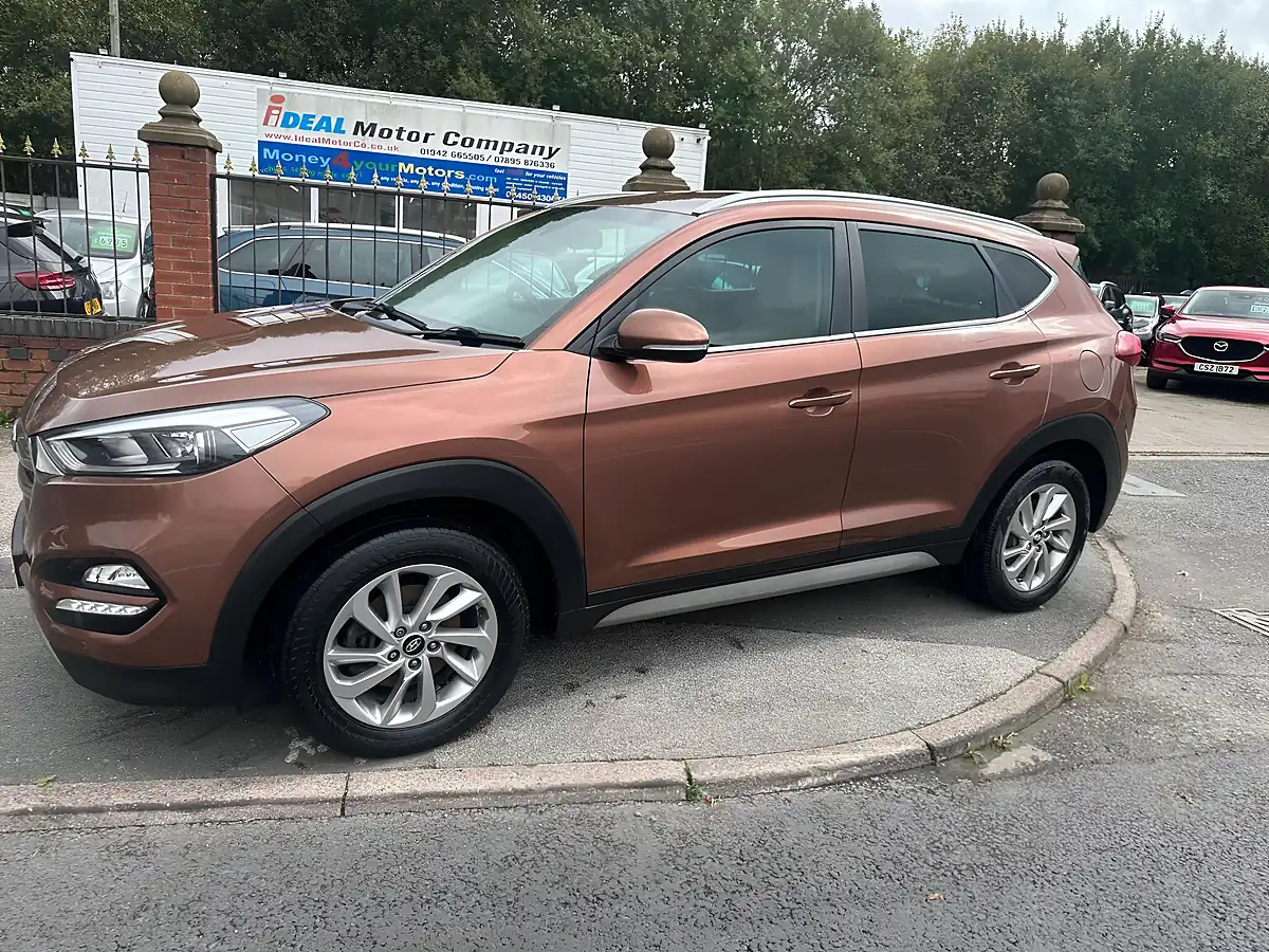 Used 2017 Hyundai Tucson Premium Bronze - Interior and Exterior details 6