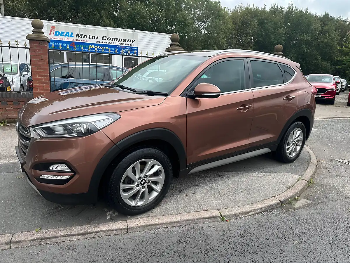 Used 2017 Hyundai Tucson Premium Bronze - Interior and Exterior details 7